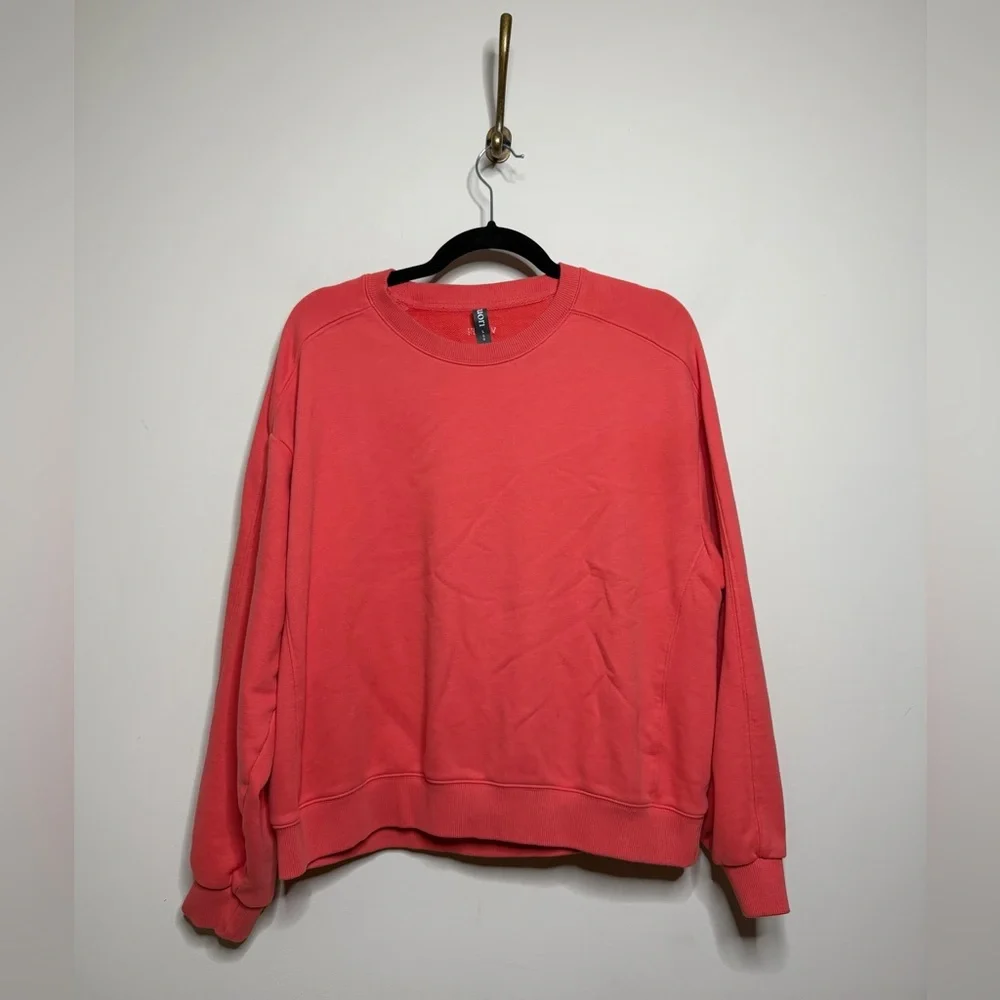 Vuori Women's Sedona Seams Crew in Bright Coral